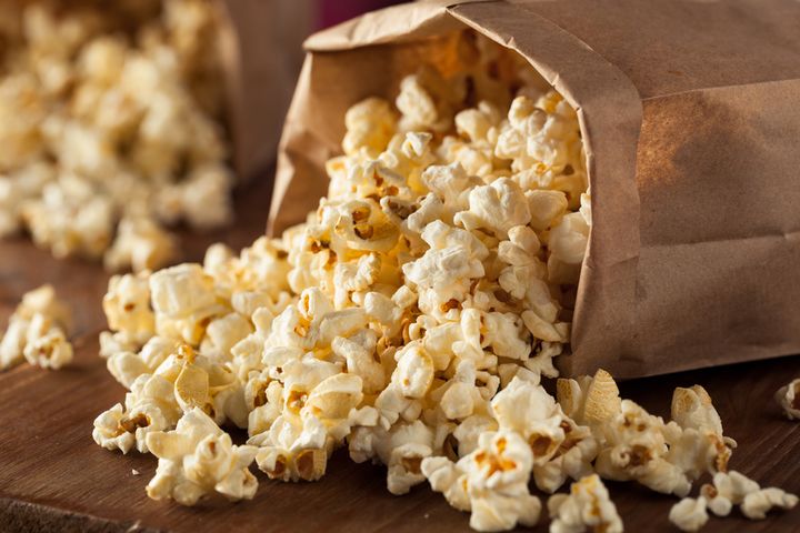 Popcorn do przygotowania w mikrofalówce o niskiej zawartości tłuszczu i sodu