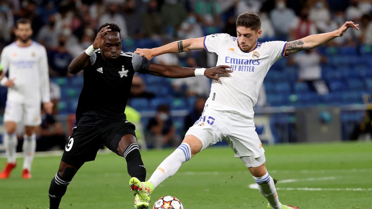 PAP/EPA / Juanjo Martin / Na zdjęciu: Adama Traore (z lewej) i Federico Valverde 