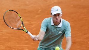 Młody Amerykanin przełamał się na mączce. Trudny start byłego finalisty