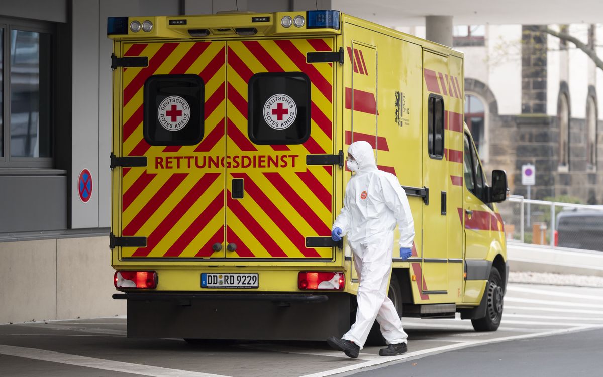 Koronawirus. Kwarantanna w wieżowcu po śmierci studenta w Dreźnie