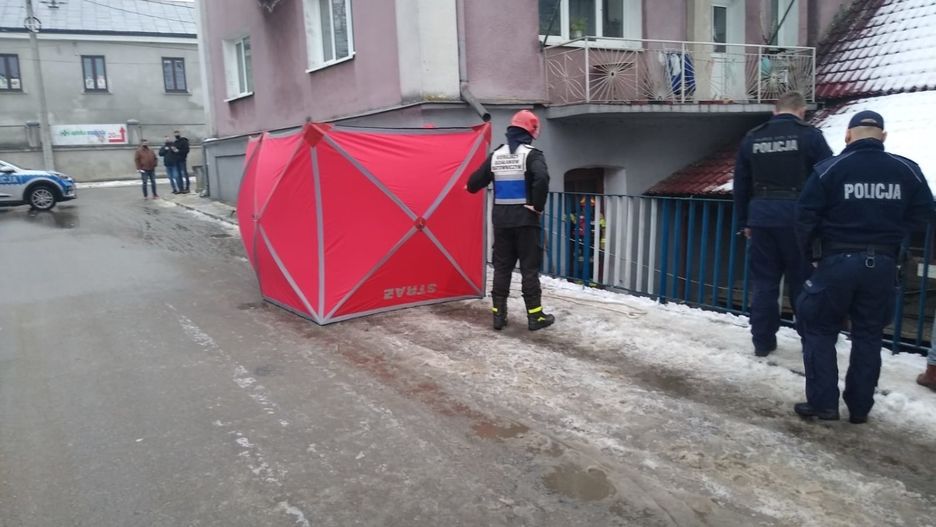 Staszów. Z kanału rzeki Czarna wyłowiono ciało mężczyzny