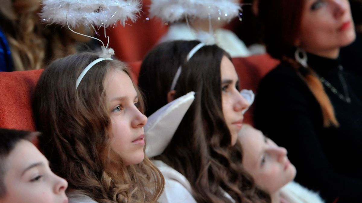 Korowody i bale świętych — zdjęcie ilustracyjne