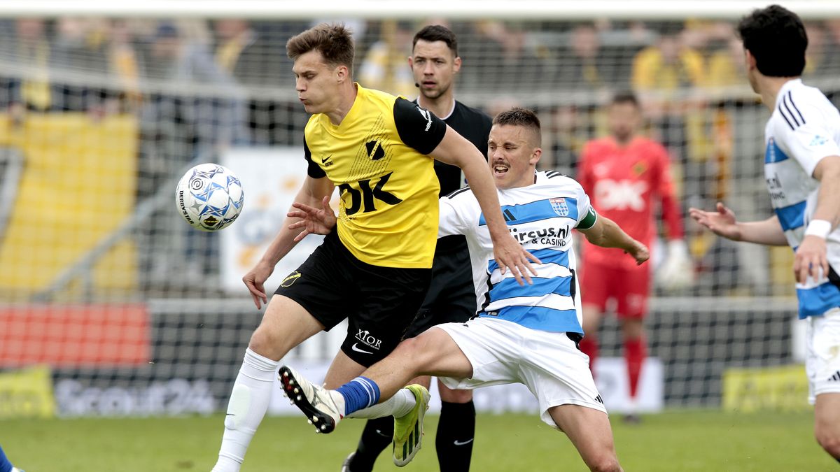 Getty Images / JEROEN PUTMANS / Na zdjęciu: Kacper Kostorz odchodzi z NAC Breda