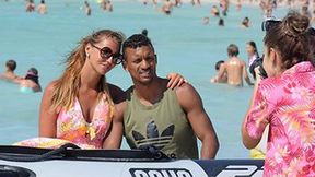 Przyciągała wzrok mężczyzn. Piękna żona Naniego była gwiazdą na plaży