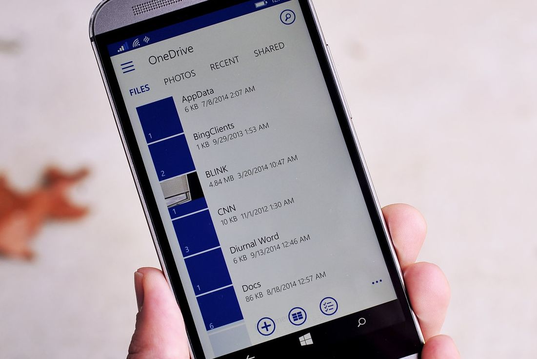 Nowy OneDrive dla Windows Phone: obsługa wielu kont, PIN-u i albumów