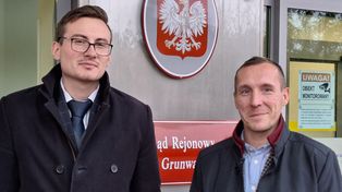 Tuż przed emeryturą zwolniono pracownicę Aquanet Poznań z 40-letnim stażem. Za rzekomą kradzież. Trwa batalia sądowa