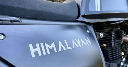Wyciekły informacje o nowej wersji Royala Enfielda Himalayana. Będzie się nazywał Scram 411