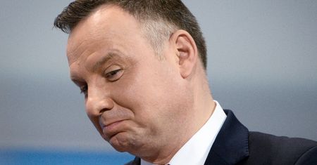 Andrzej Duda składa maturzystom życzenia i znów ROBI BŁĘDY!