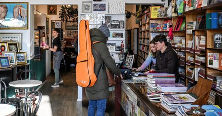 Kultowa księgarnia znika z Krakowa. Bo księża podnieśli czynsz