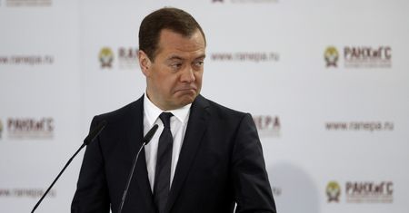Miedwiediew: rok 2015 był najtrudniejszy dla gospodarki od 10 lat