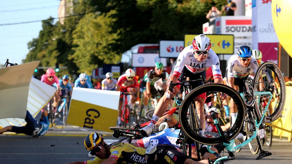 Zdjęcie okładkowe artykułu: PAP / Andrzej Grygiel / Kraksa podczas Tour de Pologne