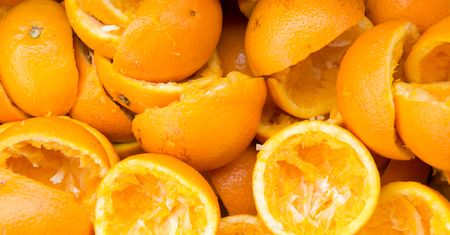 Cytrusy zero waste, czyli jak wykorzystać miąższ, albedo i skórkę?