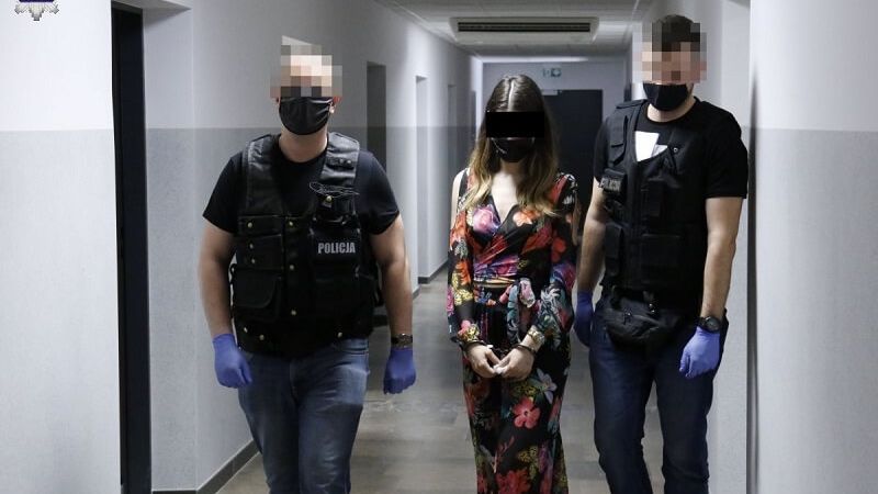 29-letnia mieszkanka Warszawy zatrzymana ds. oszustwa na policjanta