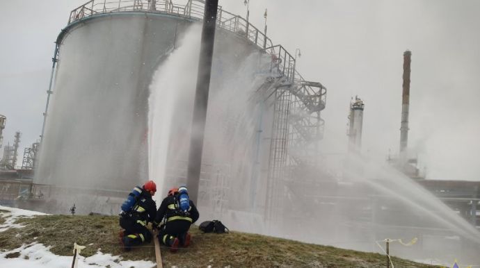  Białoruś. Pożar na terenie rafinerii ropy naftowej