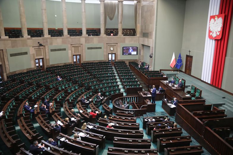 Sejm skierował projekt tzw. tarczy 4.0 do Komisji Finansów Publicznych 