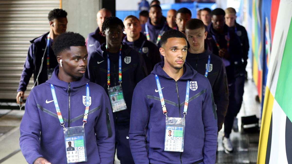 Getty Images / Richard Pelham / Na zdjęciu: Bukayo Saka (L), Trent Alexander-Arnold