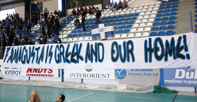 "Famagusta jest grecka i jest naszym domem" - transparent kibiców Anorthosisu | fot. anorthosisvolley.com