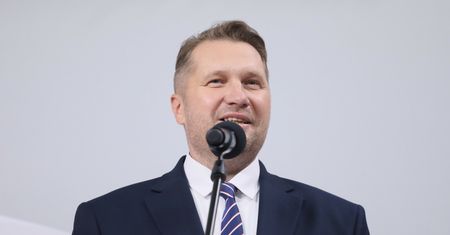 Rok temu objął stanowisko ministra edukacji. Pogardliwie mówił o kobietach, nauczycielach i LGBT