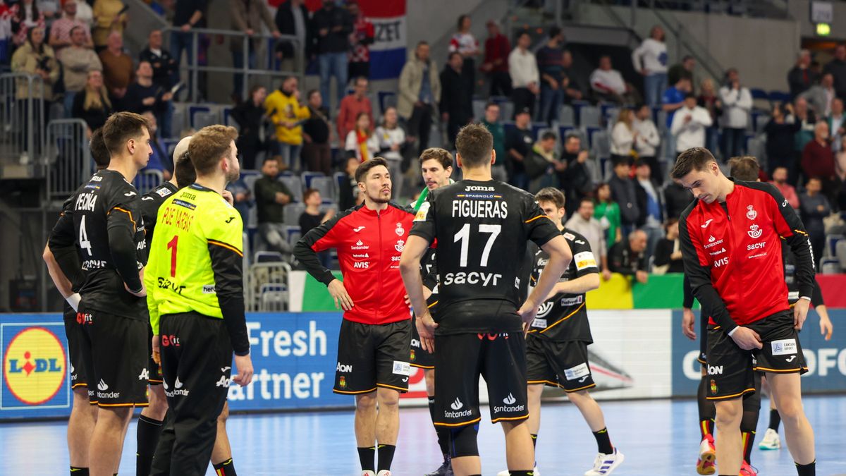 PAP/EPA / CHRISTOPHER NEUNDORF / Na zdjęciu: szczypiorniści reprezentacji Hiszpanii