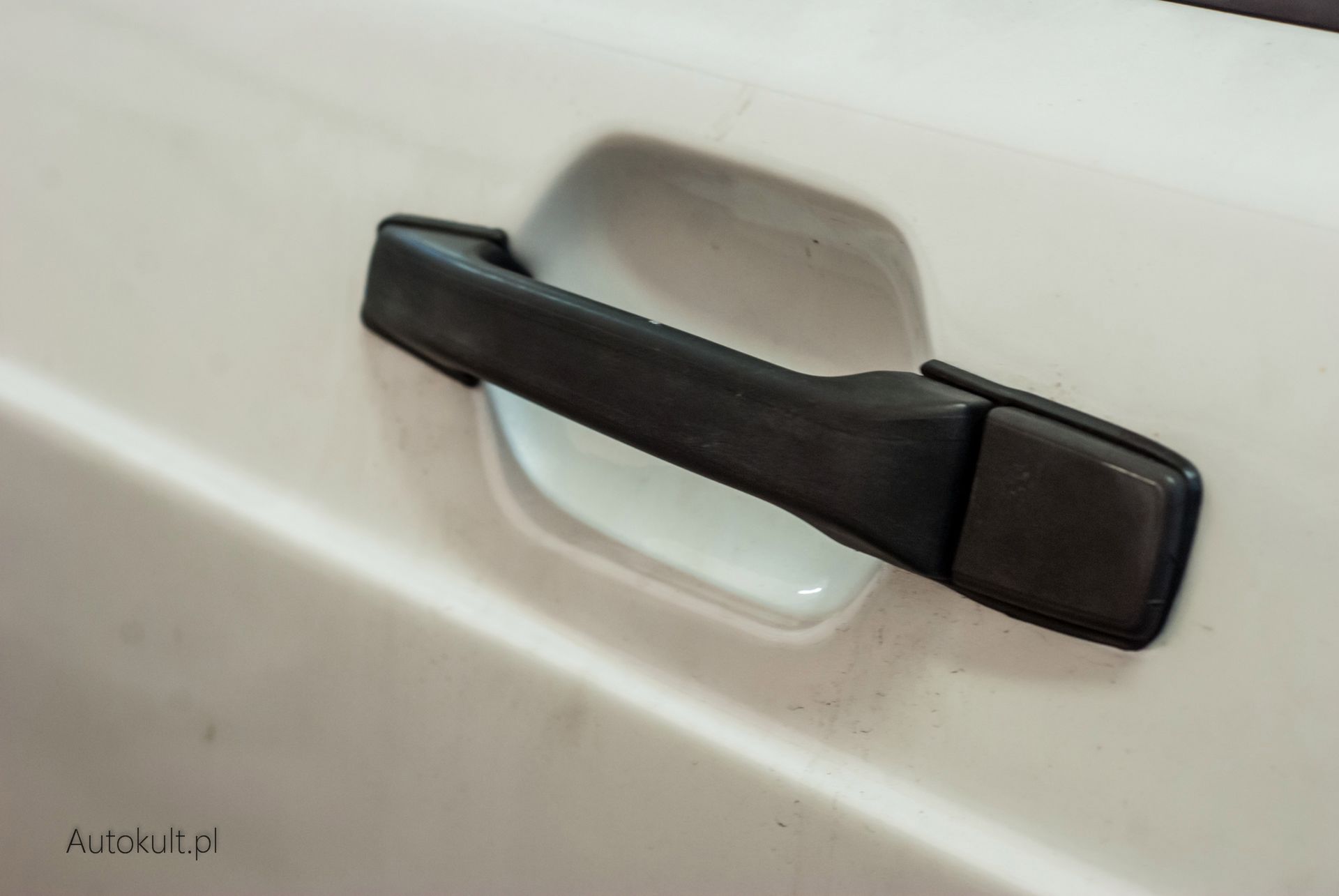 Przy pierwszym złożeniu auto nie miało ani jednego tradycyjnego zamka - otwierało i zamykało się jedynie z pilota. Kluczem do powodzenia był nowy, sprawny akumulator.