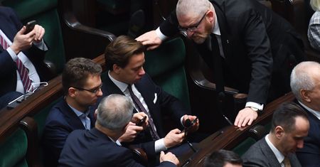 Bosak broni Brauna i ocenia zarzuty prokuratury. "Przygotowane na kolanie"