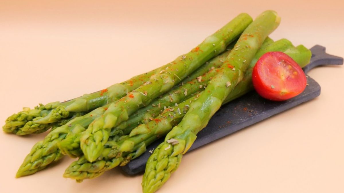 Szparagi – eleganckie warzywo z nieoczekiwanymi zaletami zdrowotnymi!