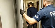 Recydywista włamał się na plebanię. „Siekierą uderzał w drzwi”