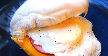 McMuffin z kiełbasą i jajkiem (McDonald's)