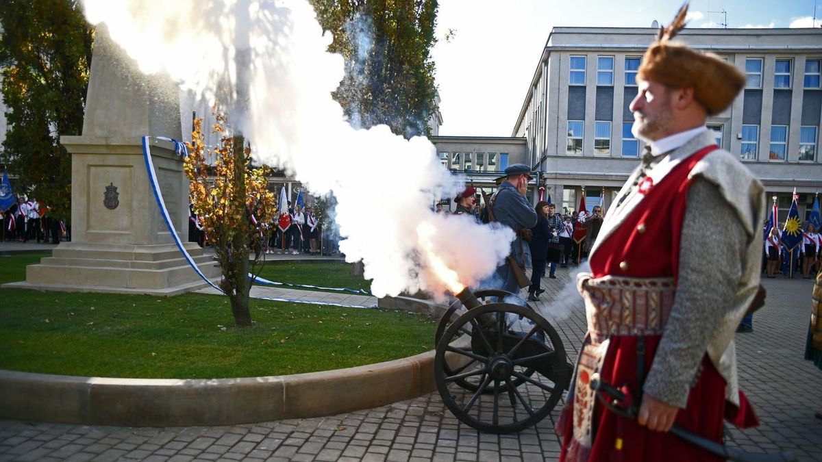 Rządzący chcą, byśmy 100-lecie odzyskania niepodległości świętowali hucznie