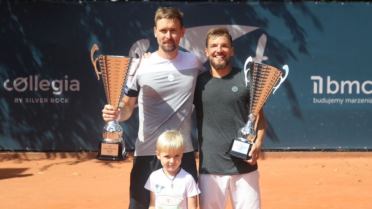 Zdjęcie okładkowe artykułu: Materiały prasowe / Biuro prasowe SOPOT OPEN / Andrzej Szkocki / Na zdjęciu: Mateusz Kowalczyk i Szymon Walków, mistrzowie Sopot Open 2018 w grze podwójnej