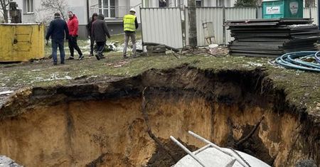 Ziemia zapadła się w niecodziennym miejscu. Mieszkańcy w strachu