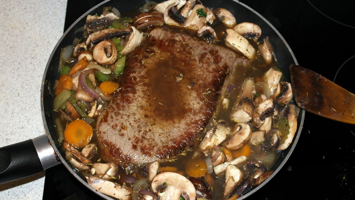 Opiekane steki z udźca wołowego (samo mięso, III klasa mięsa)