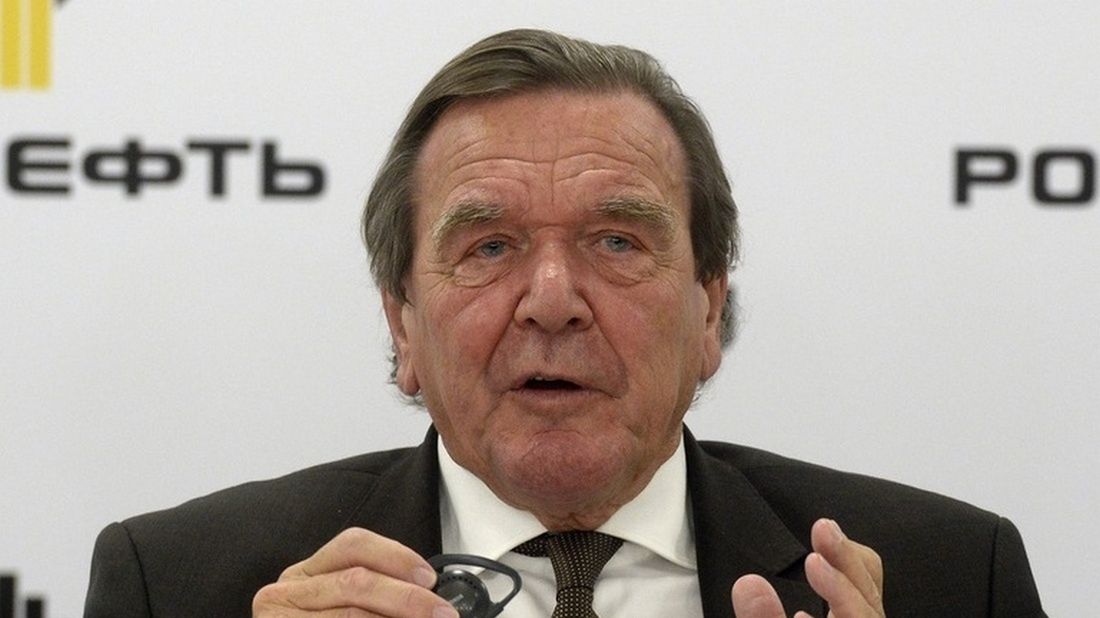 Gerhard Schroeder może liczyć w Rosniefcie na dobry zarobek.