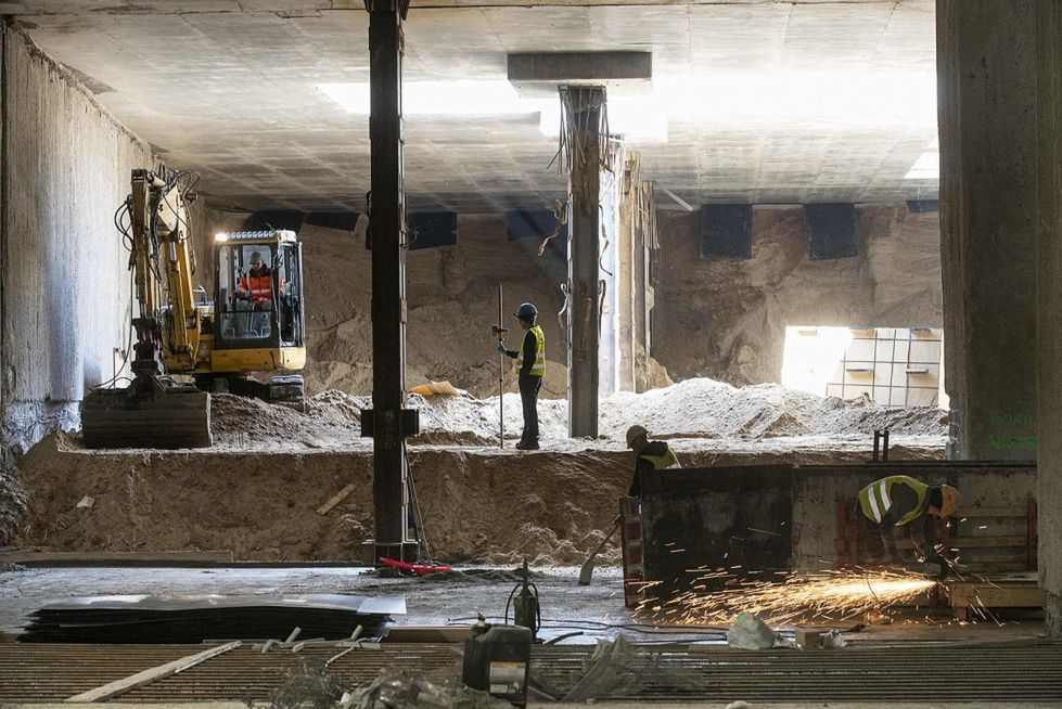 Warszawa. Postępuje budowa metra na Bródnie. Prace prowadzone są na poziomie -2