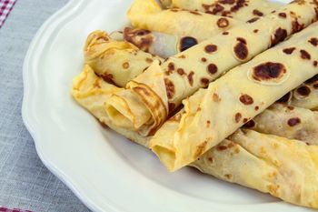 Najlepsze naleśniki robię z 2 składników. Nie mają mąki i mleka, a są elastyczne i mięciutkie