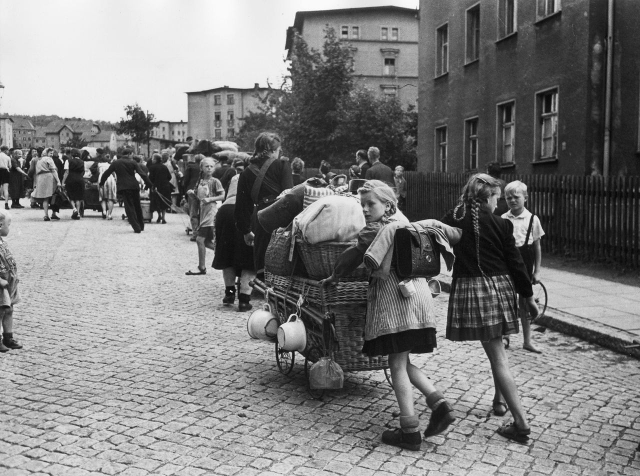 Rok 1951, jedni z ostatnich Niemców opuszczają przejęte przez Polskę Ziemie Zachodnie i Północne 