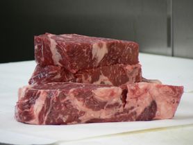 Surowy mostek wołowy bez kości (samo mięso, II klasa mięsa)