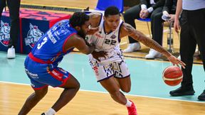 King zbudował sobie twierdzę. Jest w niej niemal bezbłędny