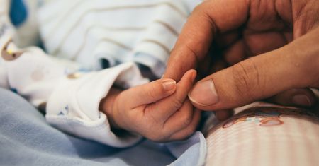 Koronawirus na świecie. Dziecko urodziło się z przeciwciałami COVID-19