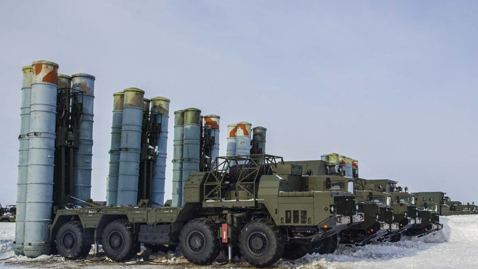 Rosyjskie zestawy S-300PS na ćwiczeniach.
