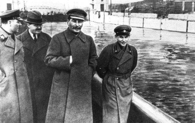Woroszyłow, Mołotow, Stalin i Jeżow, 1937 r. 