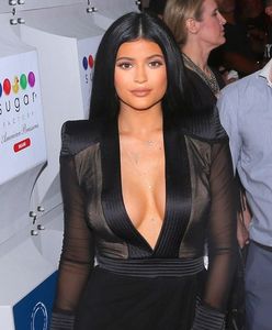Kylie Jenner: ma dopiero 17 lat, a już szokuje wyzywającymi kreacjami. Co będzie później?