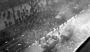 Milicja i wojsko zastrzeliły 44 protestujących