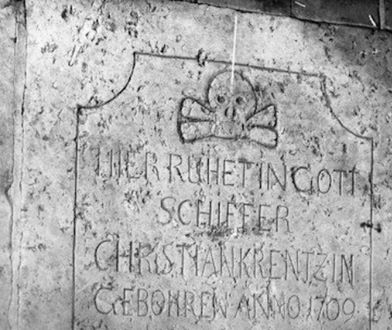 Barokowe płyty nagrobne odnaleziono... w kurniku