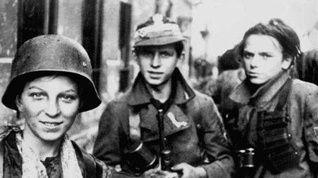 Batalion Miotła po przejściu kanałami do Śródmieścia w czasie powstania warszawskiego