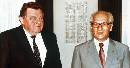 NRD handlowała krwią pobieraną przymusowo od więźniów