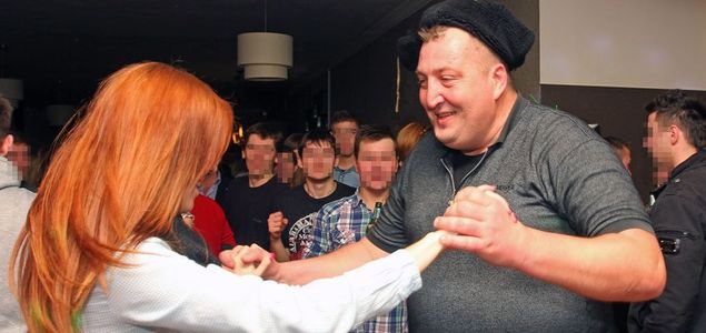 Adam Kraśko: chwali się pięknymi fankami, a ukochaną ukrywa przed światem