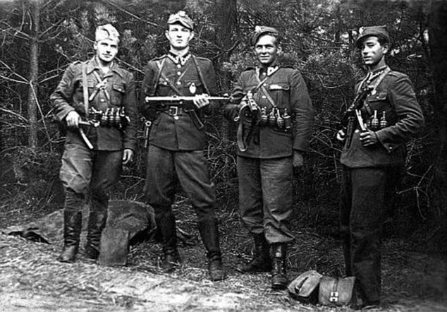 Leon "Jastrząb" i Edward "Żelazny" Taraszkiewiczowie - żołnierze wyklęci, którzy pojmali rodzinę Bolesława Bieruta