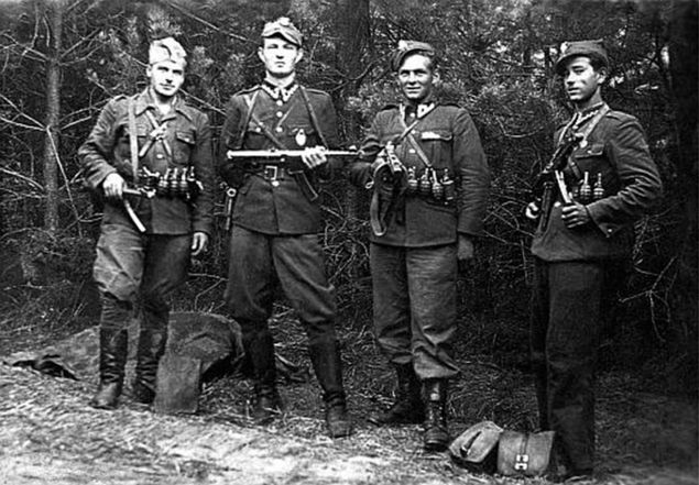 Leon "Jastrząb" i Edward "Żelazny" Taraszkiewiczowie - żołnierze wyklęci, którzy pojmali rodzinę Bolesława Bieruta