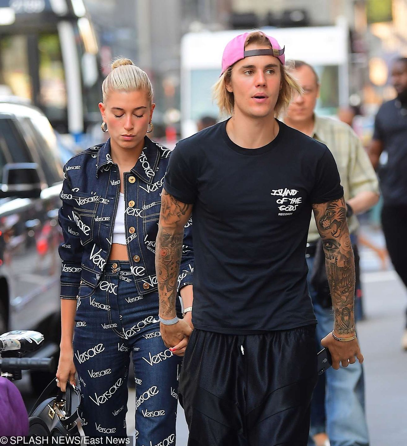 Justin Biber i Hailey Baldwin podczas romantycznego spaceru